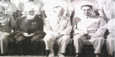周恩来与黄济川等合影